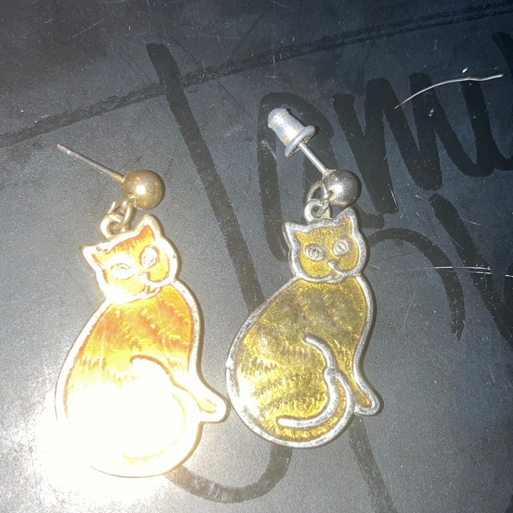 Vintage Avon kitty earrings